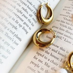 18k Gold Oblong Hoop Statement Round Earrings